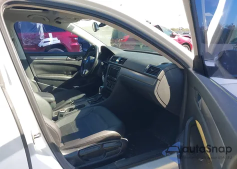 2014 Volkswagen Passat 2.0L Tdi Se из США, поврежденный, VIN 1VWBN7A30EC092659